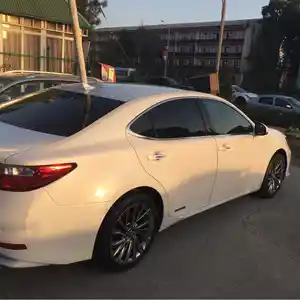 Lexus ES series, 2014