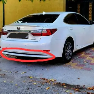 Молдинг заднего бампера от lexus ES 2012-2017 Hibrid