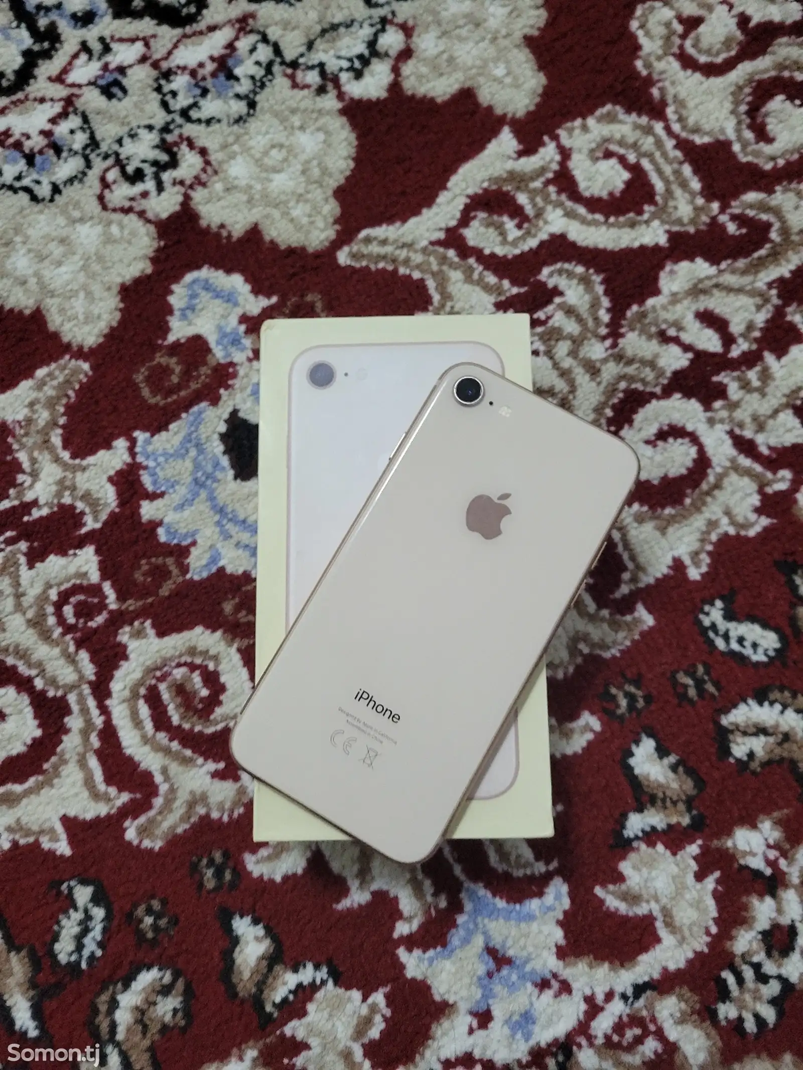 Apple iPhone 8, 64 gb, Gold-1