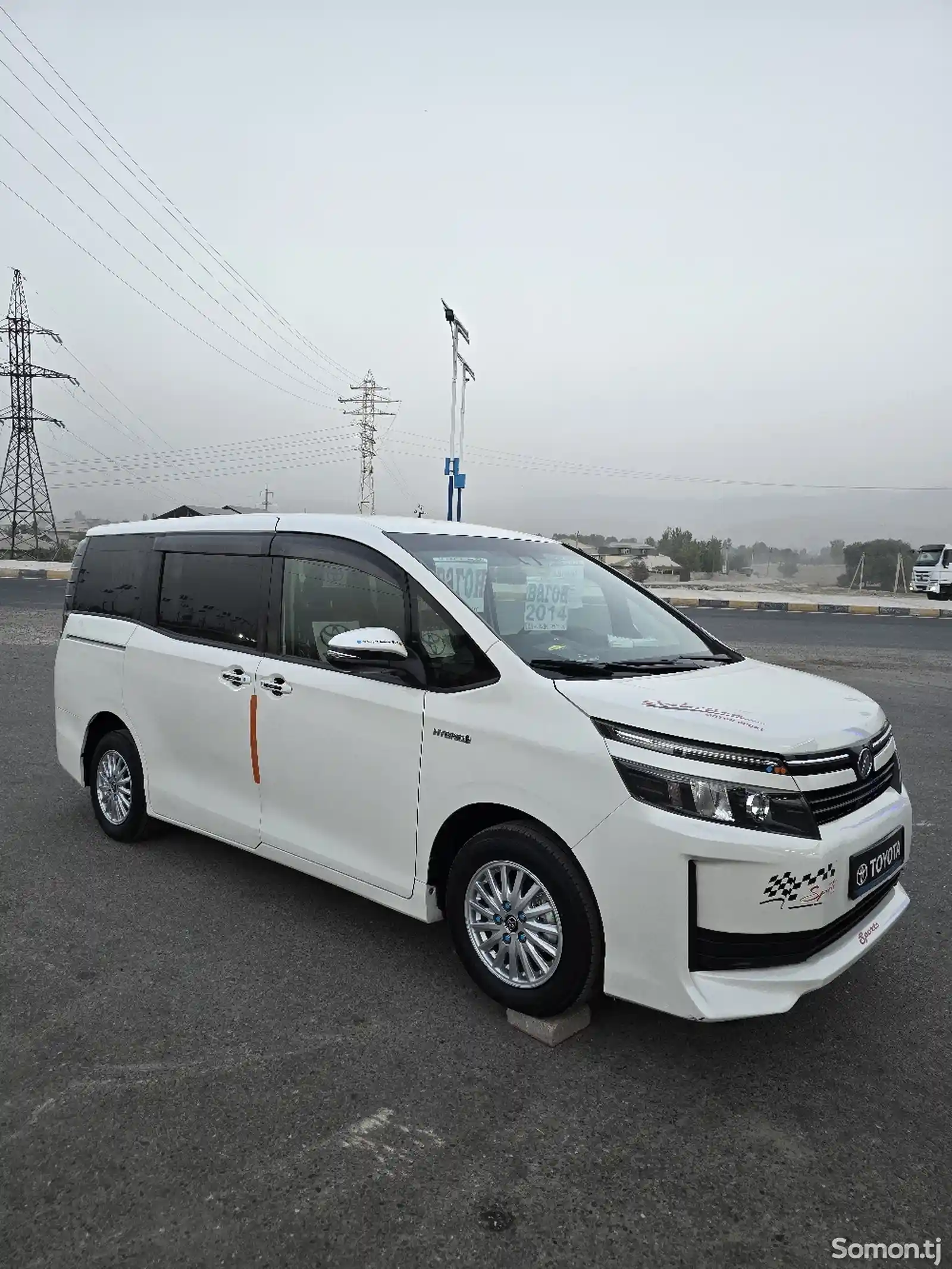 Toyota Voxy, 2014-6