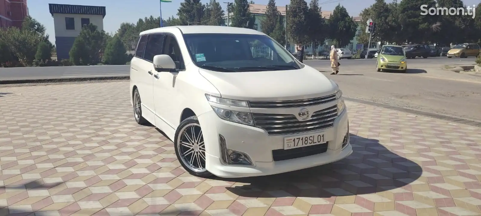 Nissan Elgrand, 2015-1