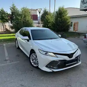 Toyota Camry, 2019