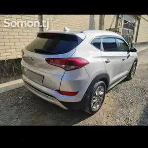 Стекло Hyundai tucson 2017
