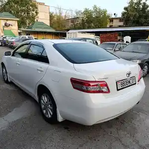 Toyota Camry, 2011