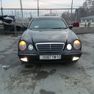 Mercedes-Benz E class, 2001