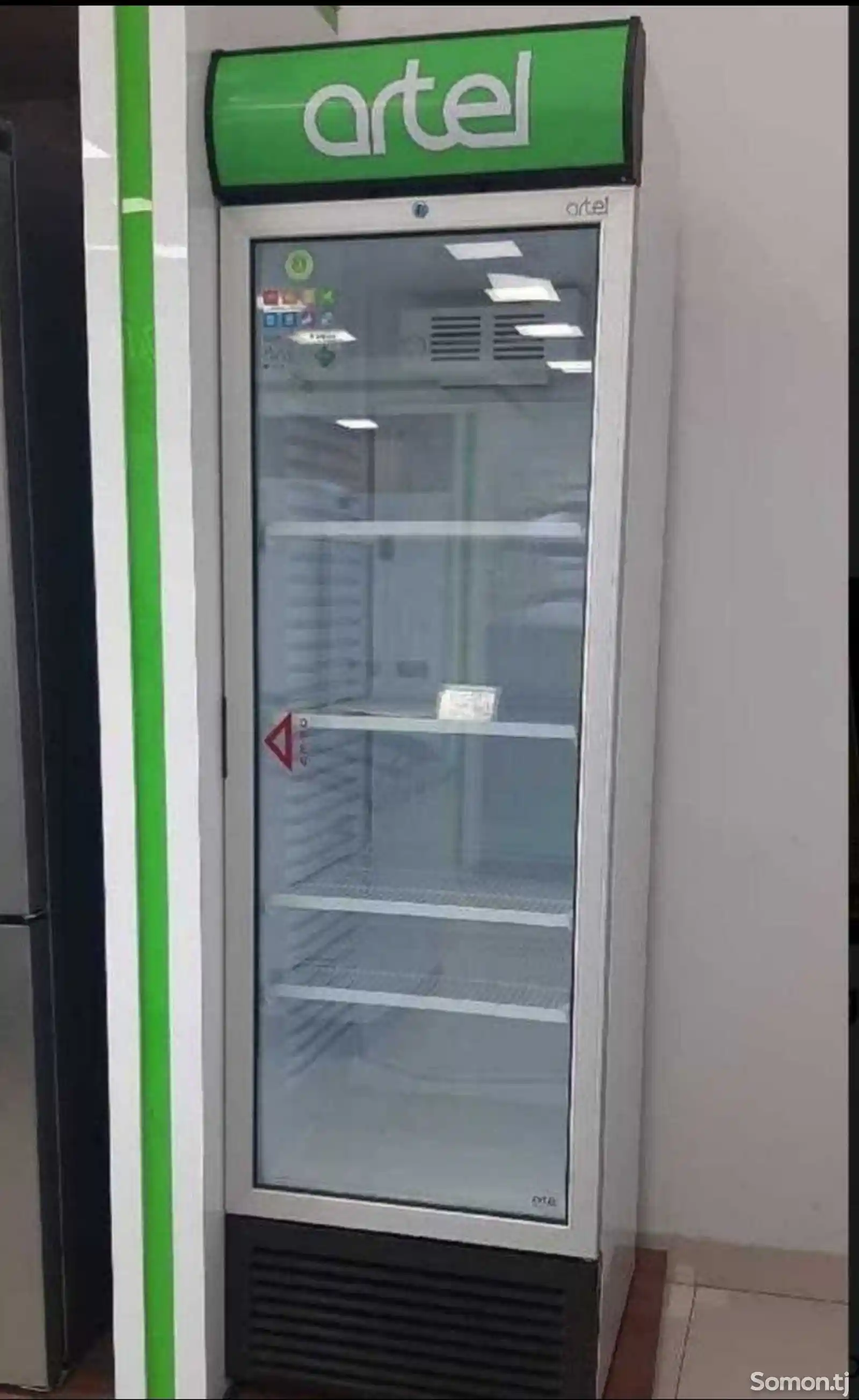 Витринный холодильник Artel HS 474-3
