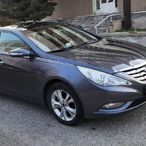 Hyundai Sonata, 2010