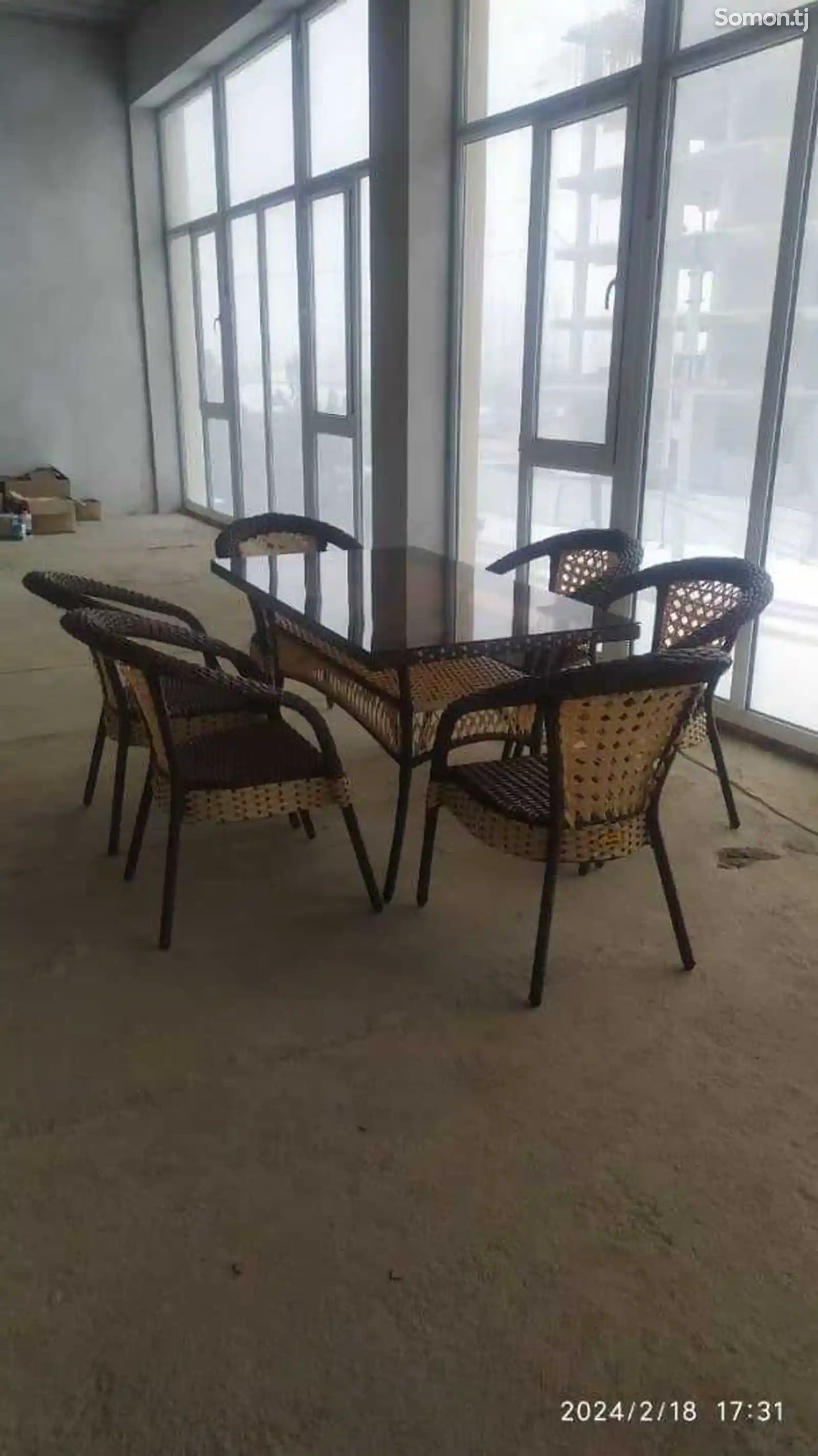 Плетённые стол и стулья из ротанга-1
