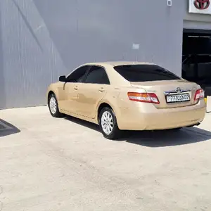 Toyota Camry, 2011