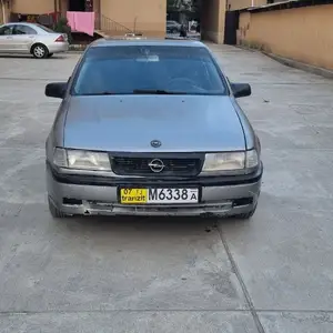 Opel Vectra A, 1992