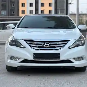 Hyundai Sonata, 2010