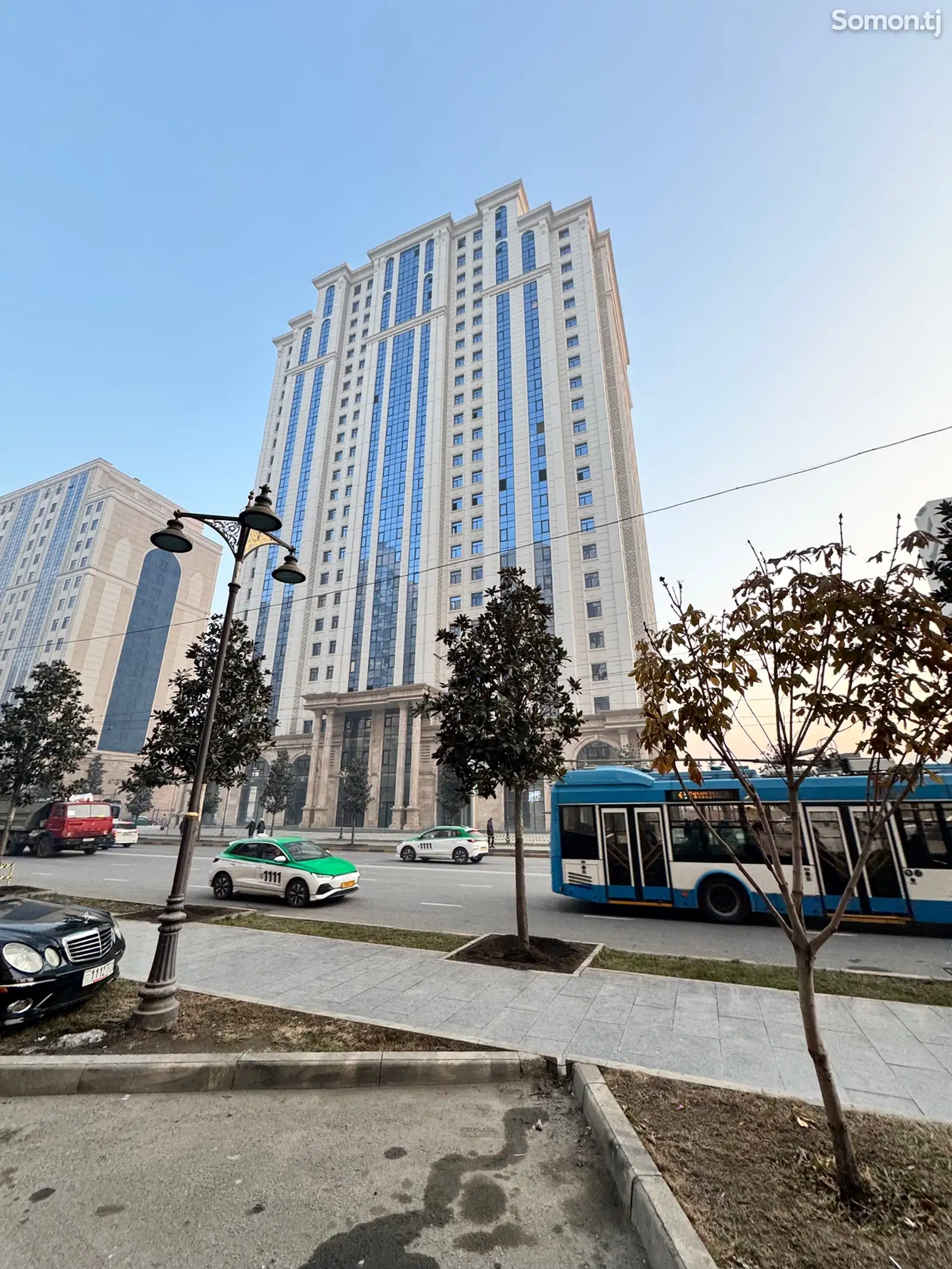 3-комн. квартира, 13 этаж, 130 м², Поворот Аэропорта