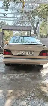 Mercedes-Benz W124, 1989-4