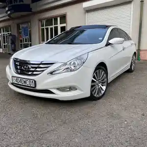 Hyundai Sonata, 2010