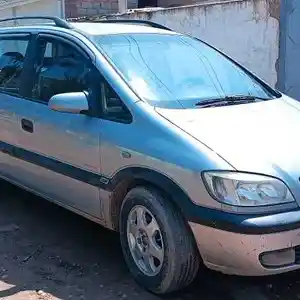 Opel Zafira, 2001