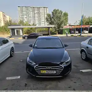 Hyundai Elantra, 2017