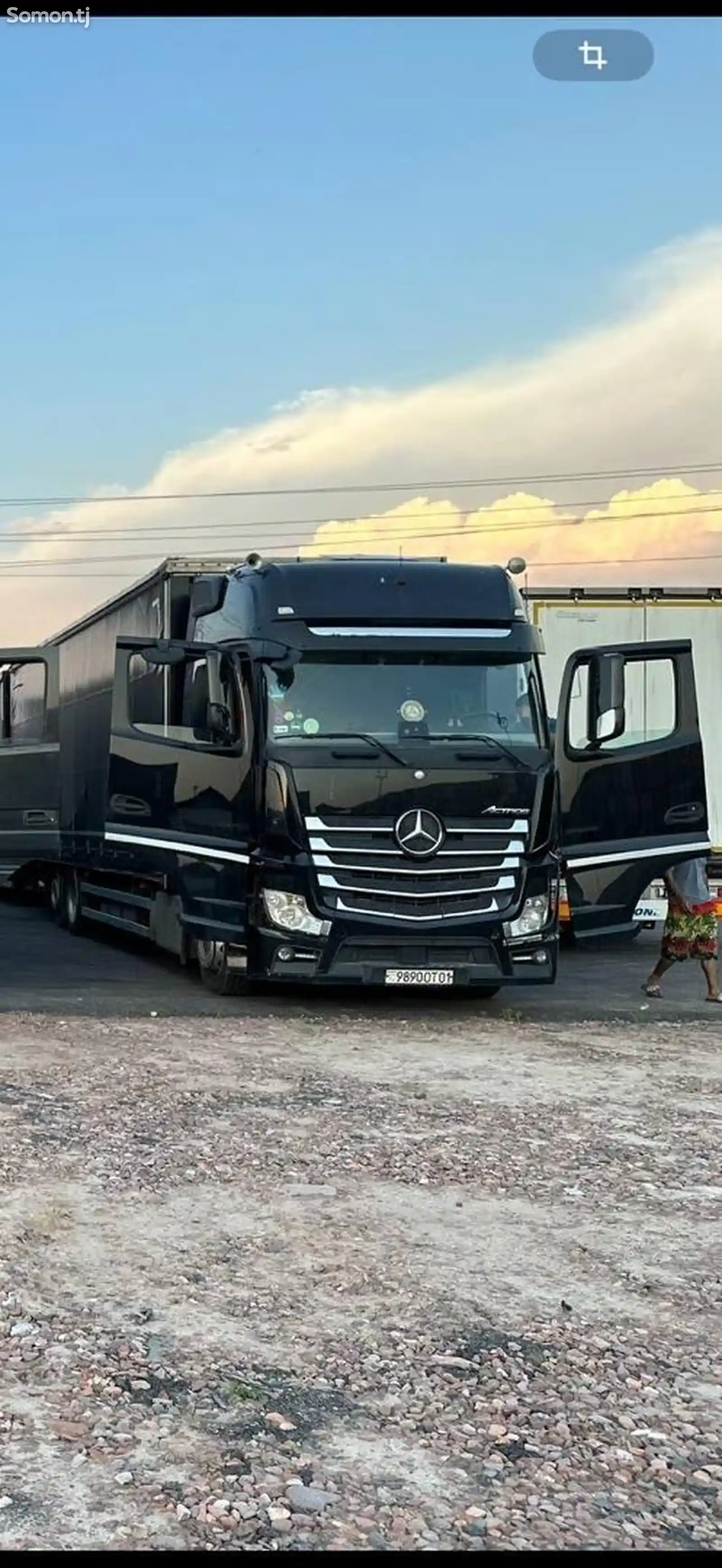 Бортовой грузовик Mercedes, 2016-3
