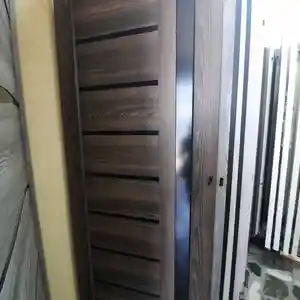 Заводская дверь