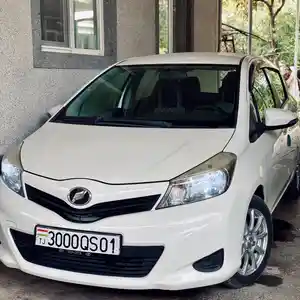 Toyota Vitz, 2012