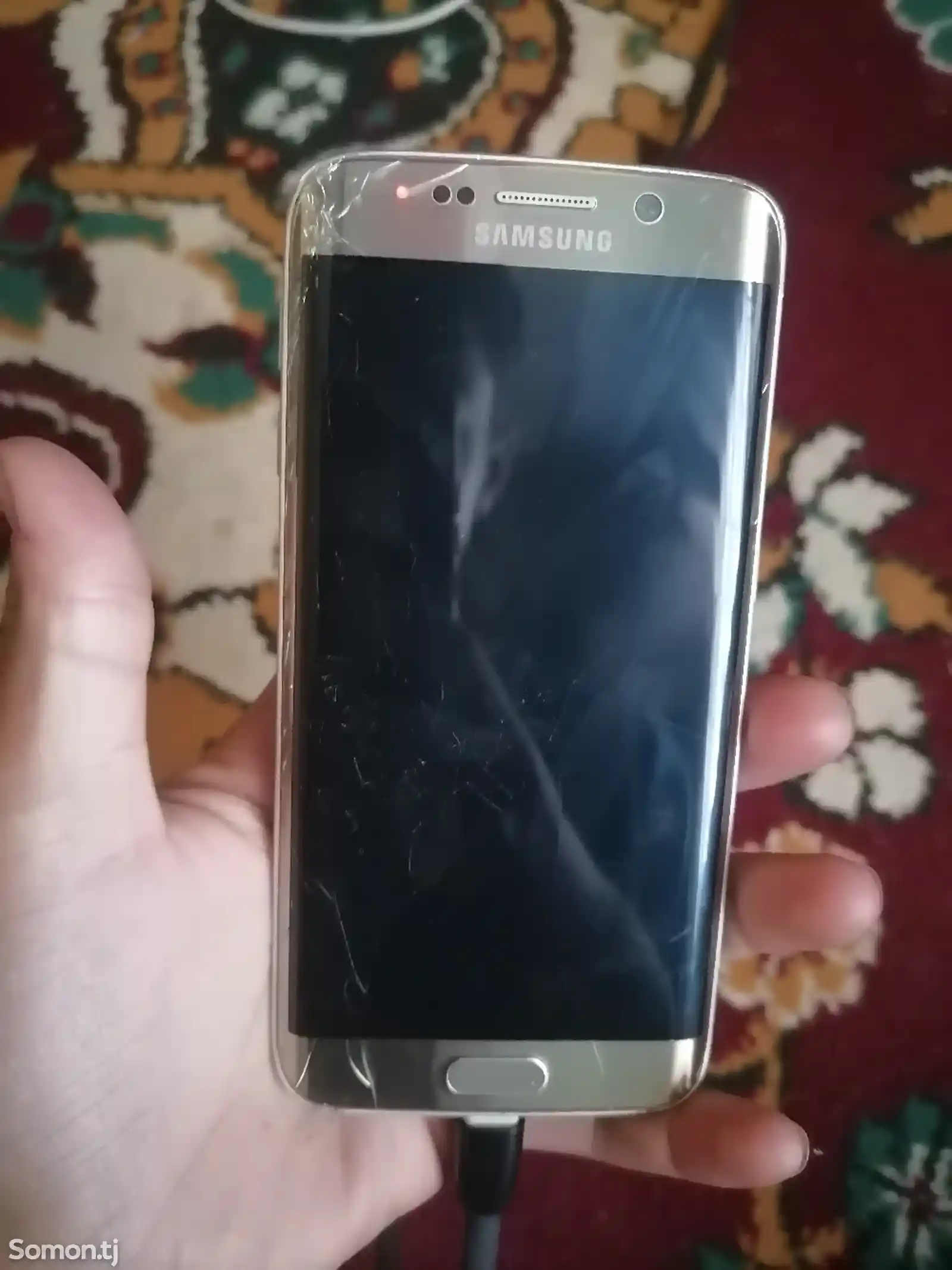 Samsung Galaxy S6 edge-1