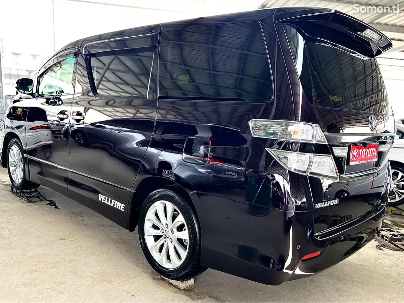 Toyota Vellfire, 2014-8