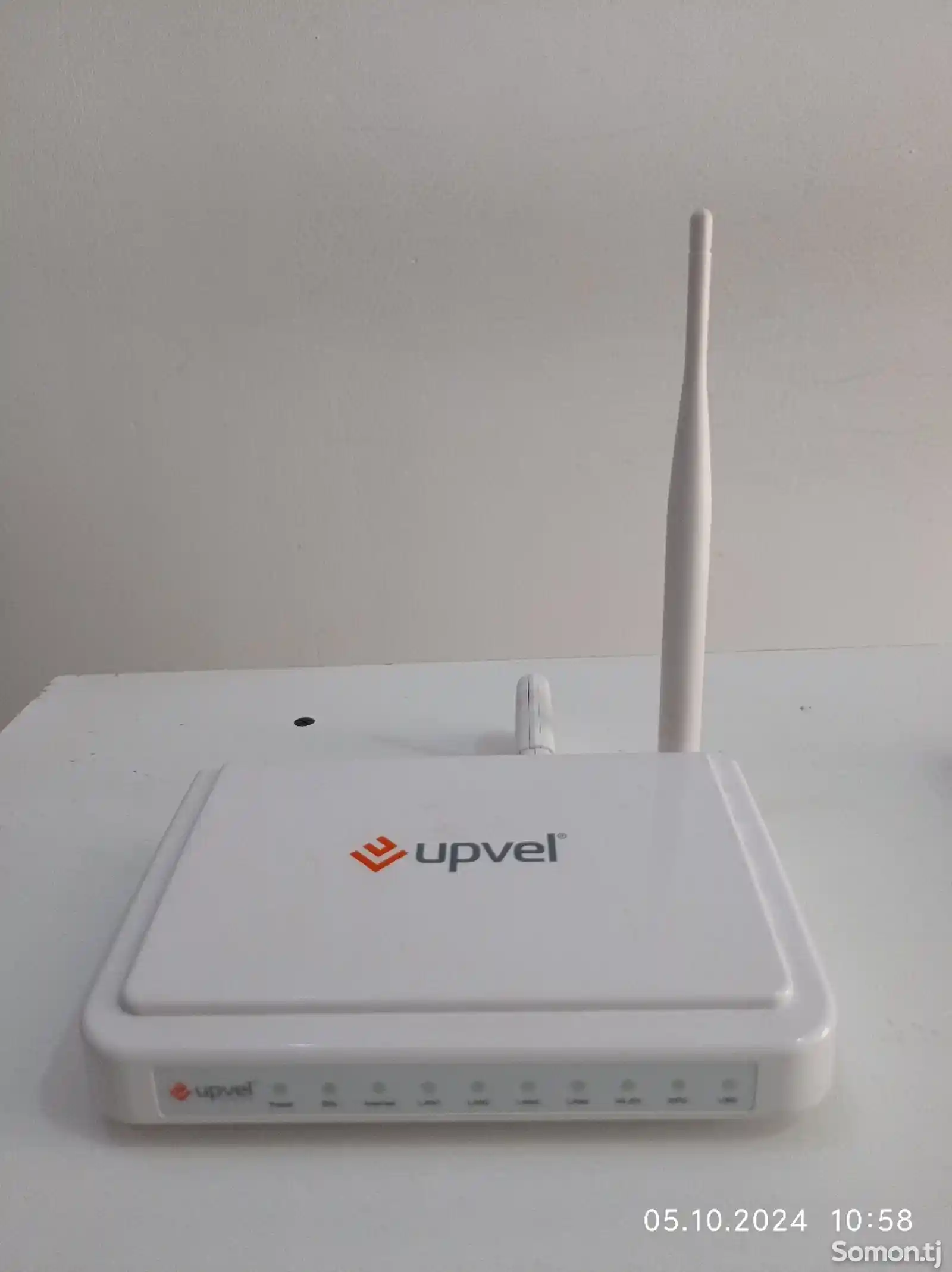 Роутер Upvel 4G 823-1