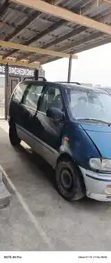 Nissan Serena, 1995-2