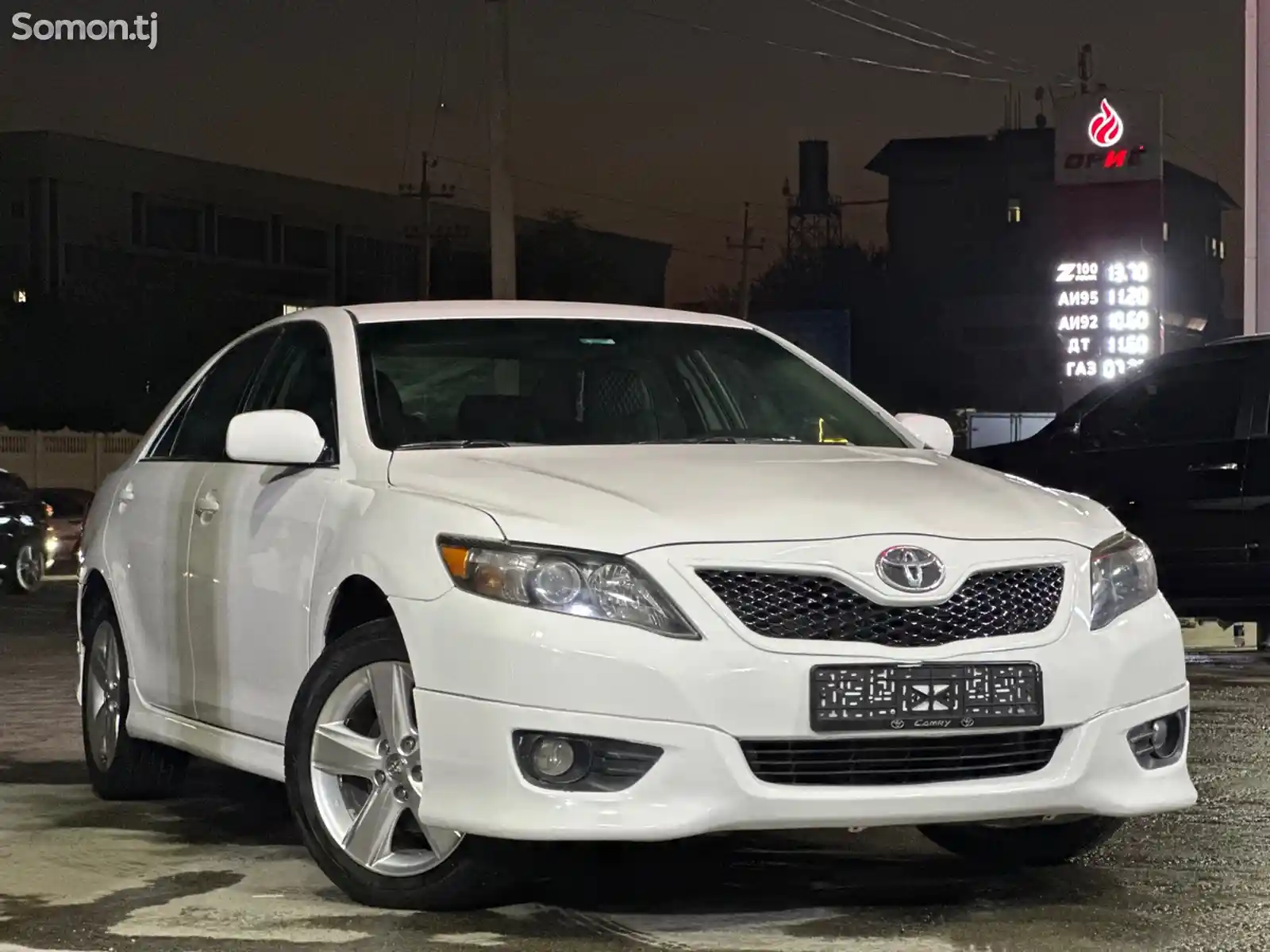 Toyota Camry, 2010-1