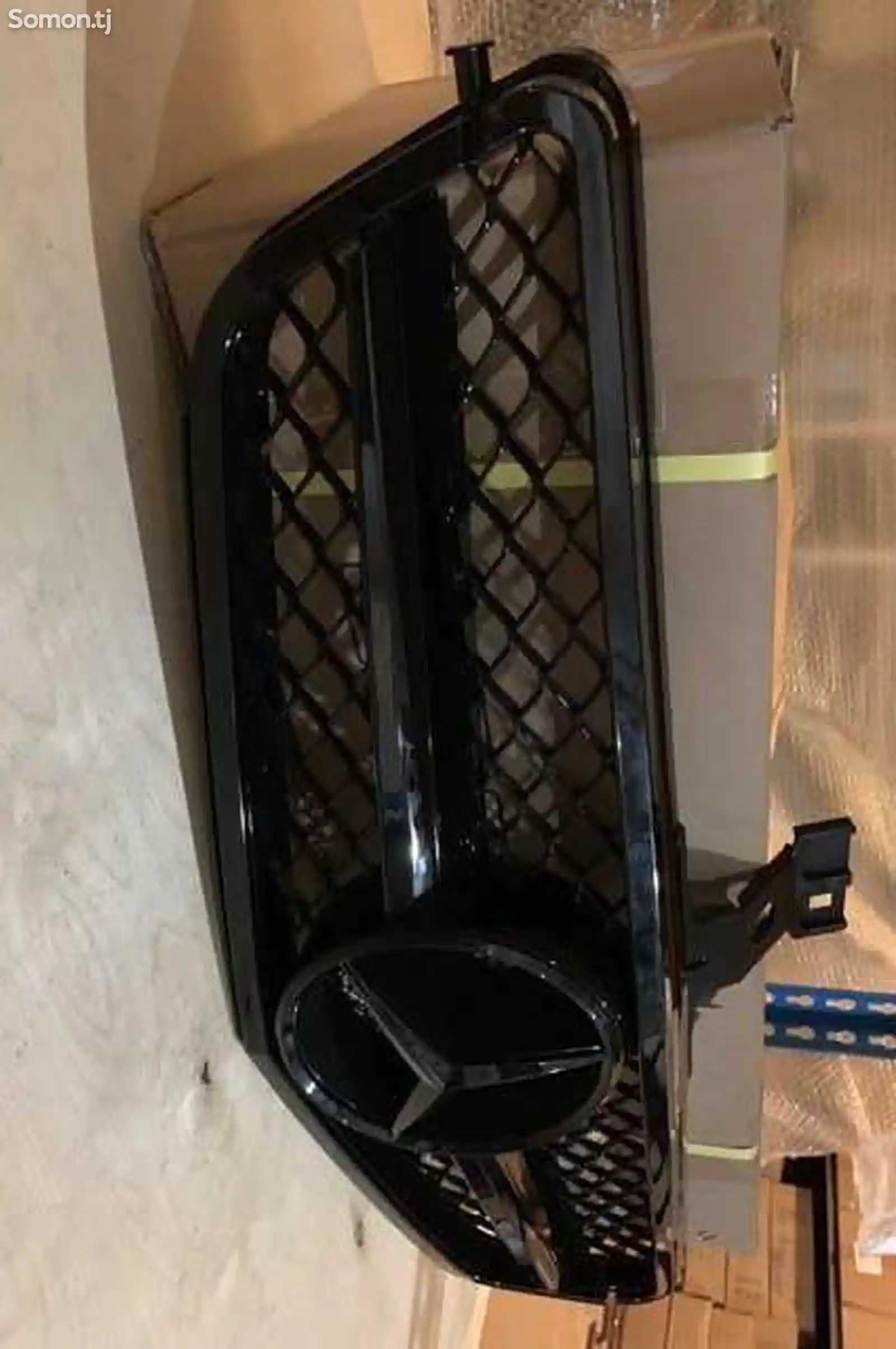 Решетка радиатора от Mercedes-Benz W204 AMG-3