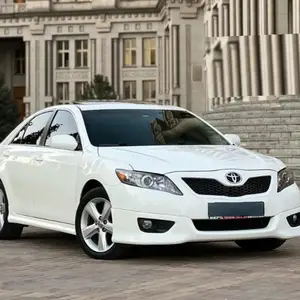 Toyota Camry, 2010