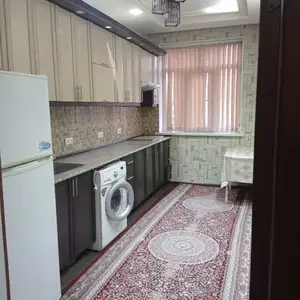 2-комн. квартира, 3 этаж, 65м², Фирдавси