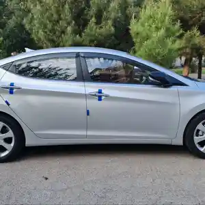 Hyundai Avante, 2011