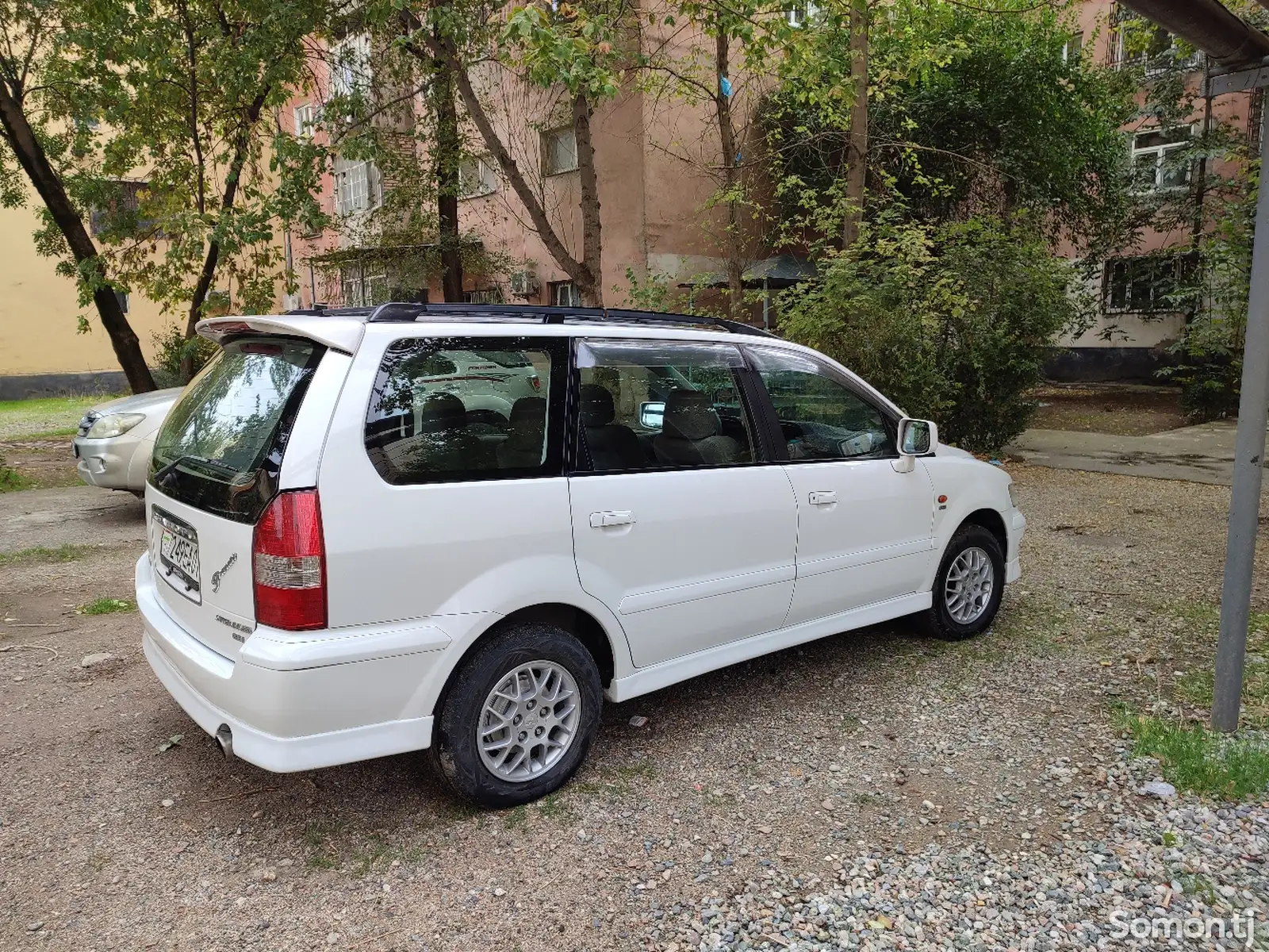 Mitsubishi Chariot, 1998-13