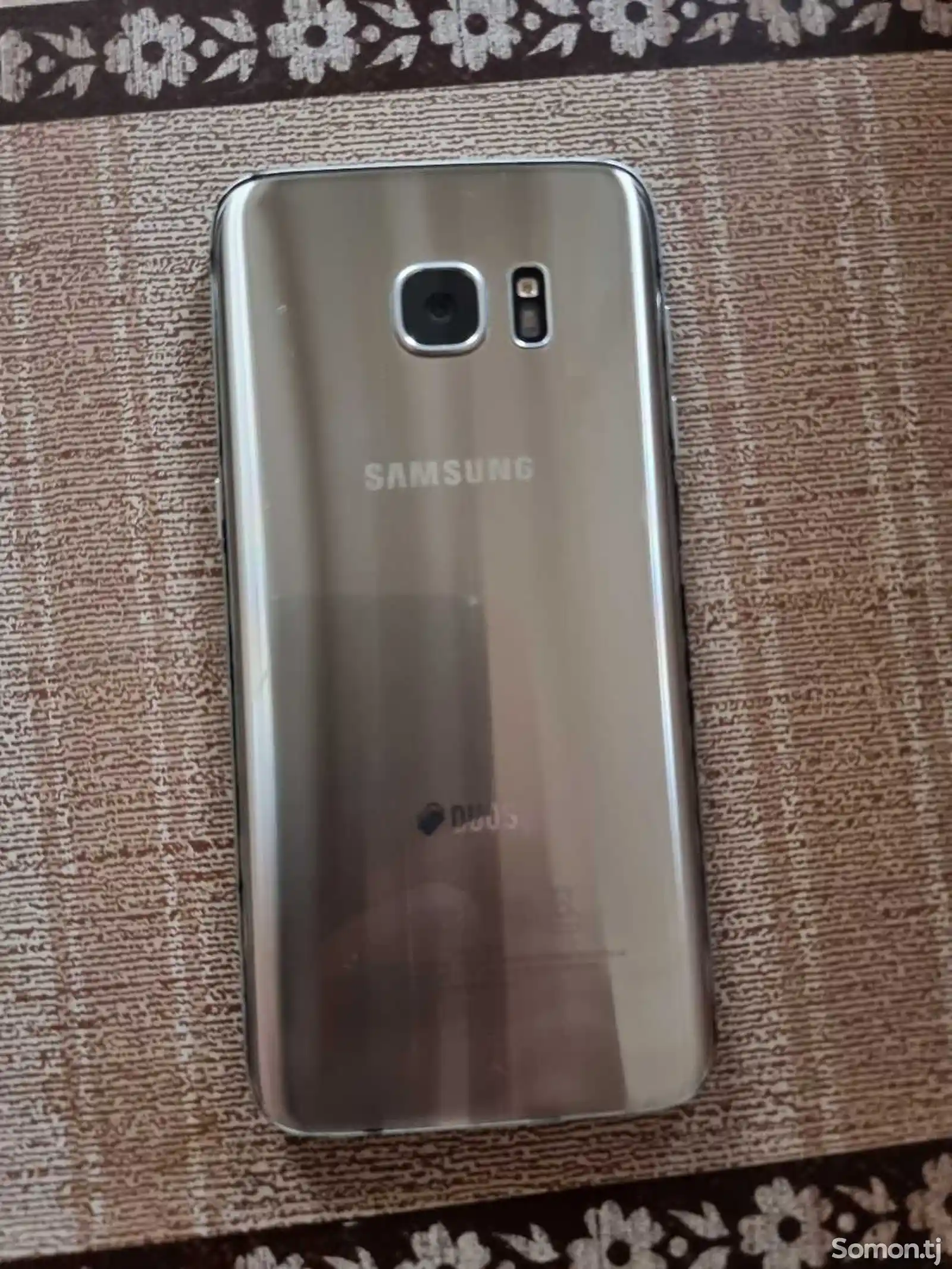 Samsung Galaxy S7 edge-4