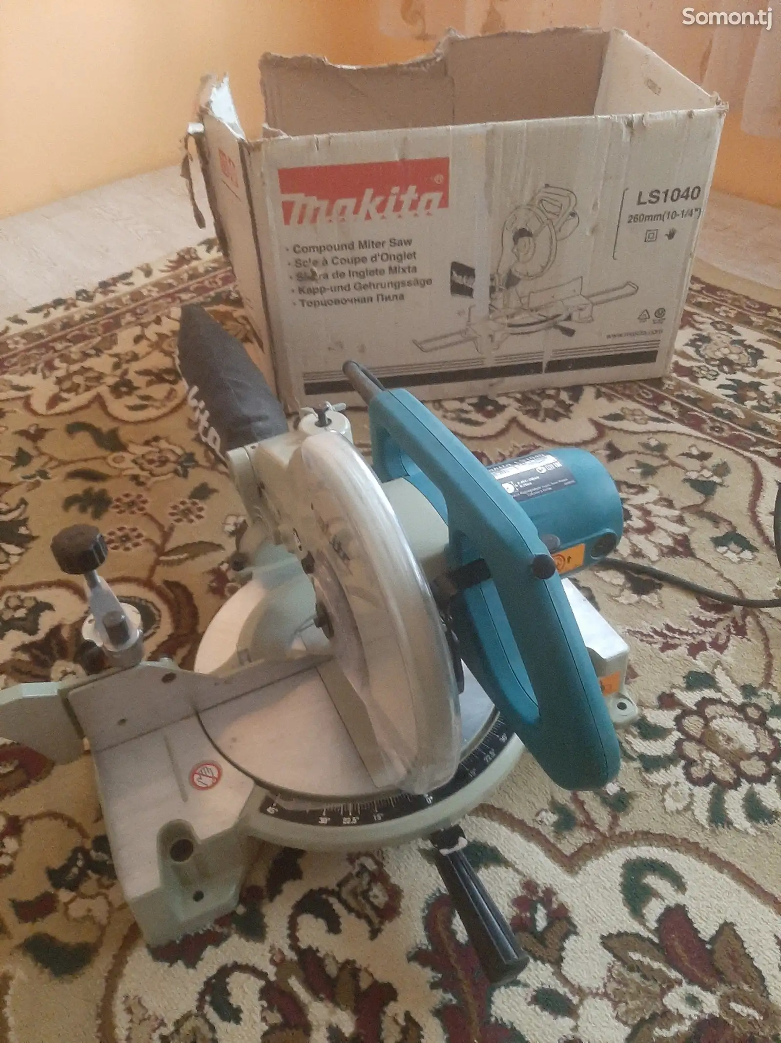 Торцовочная пила Makita LS1040-1