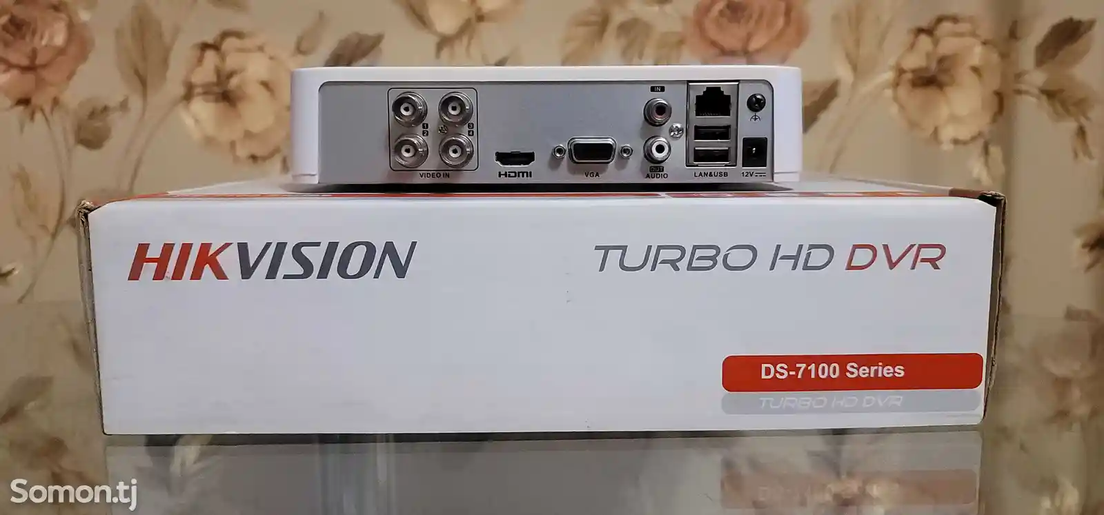 Видеорегистратор Hikvision DS-7100-4