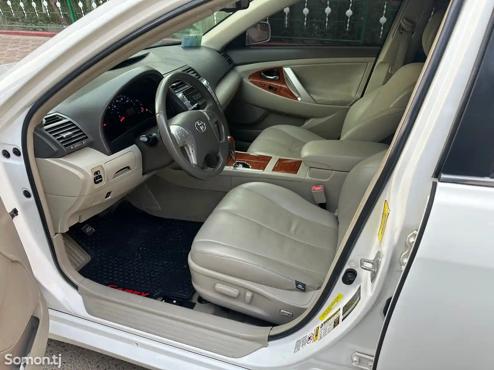 Toyota Camry, 2010-4