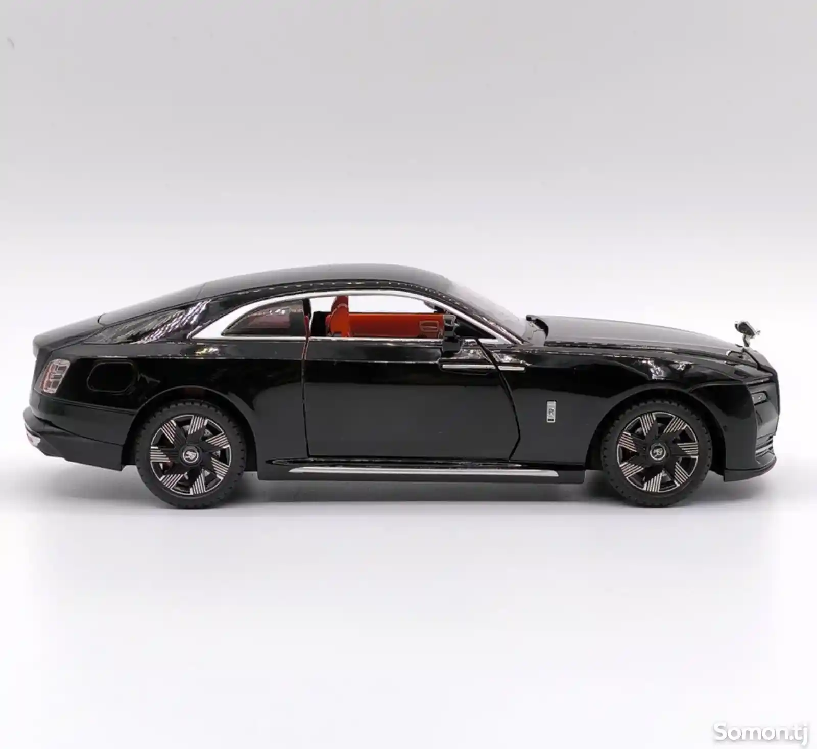 Модель автомобиля Rollc- Royce Spectre-9