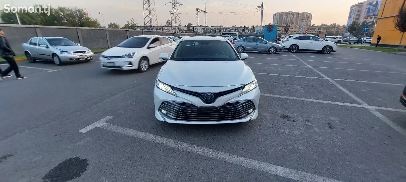 Toyota Camry, 2018-6