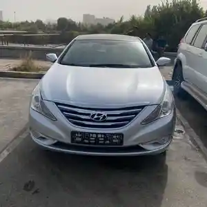 Hyundai Sonata, 2011