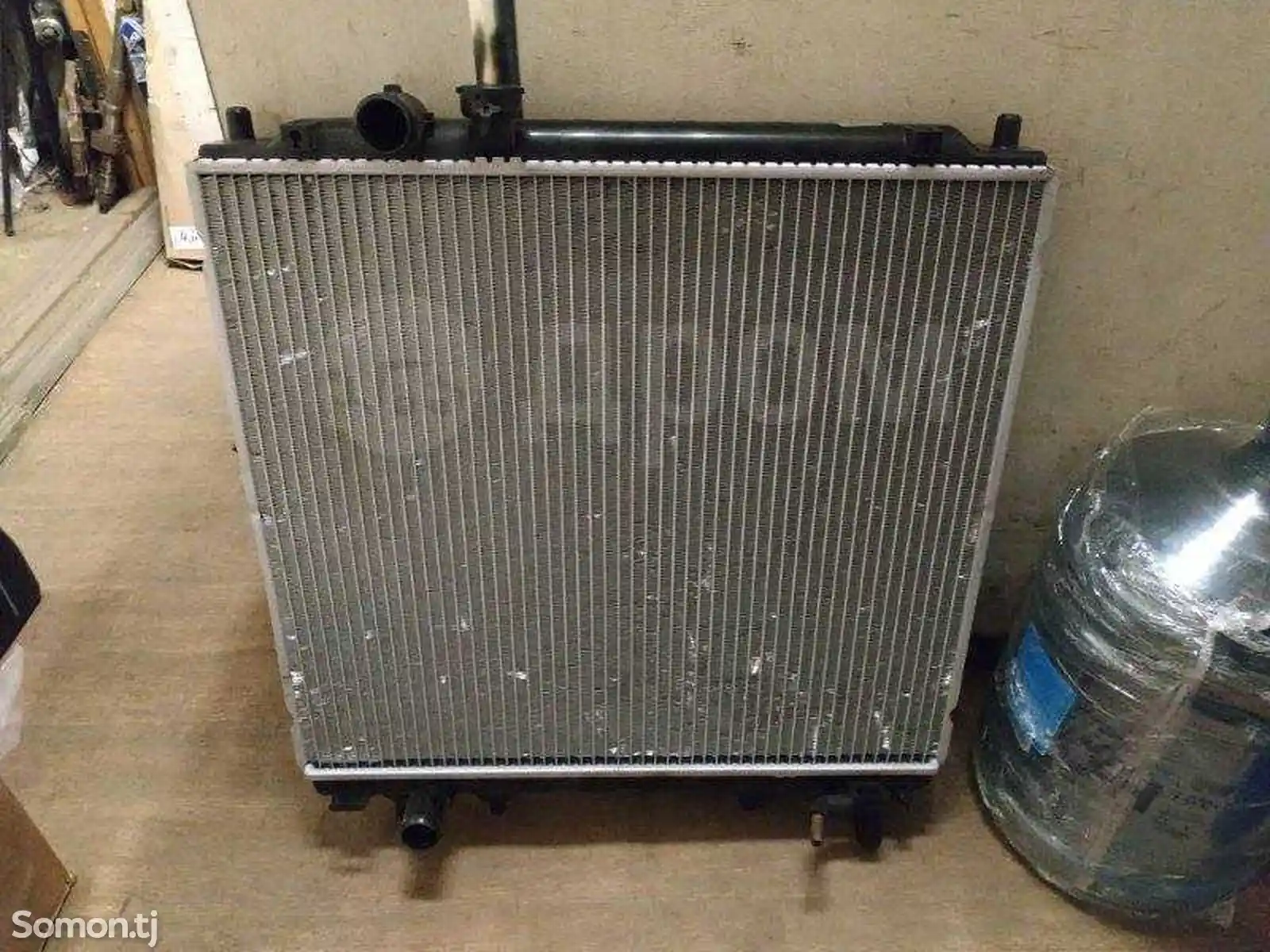 Радиатор охлаждения двигателя Hyundai Terracan 2000-2007-2
