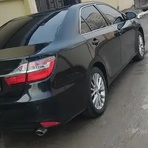 Toyota Camry, 2016