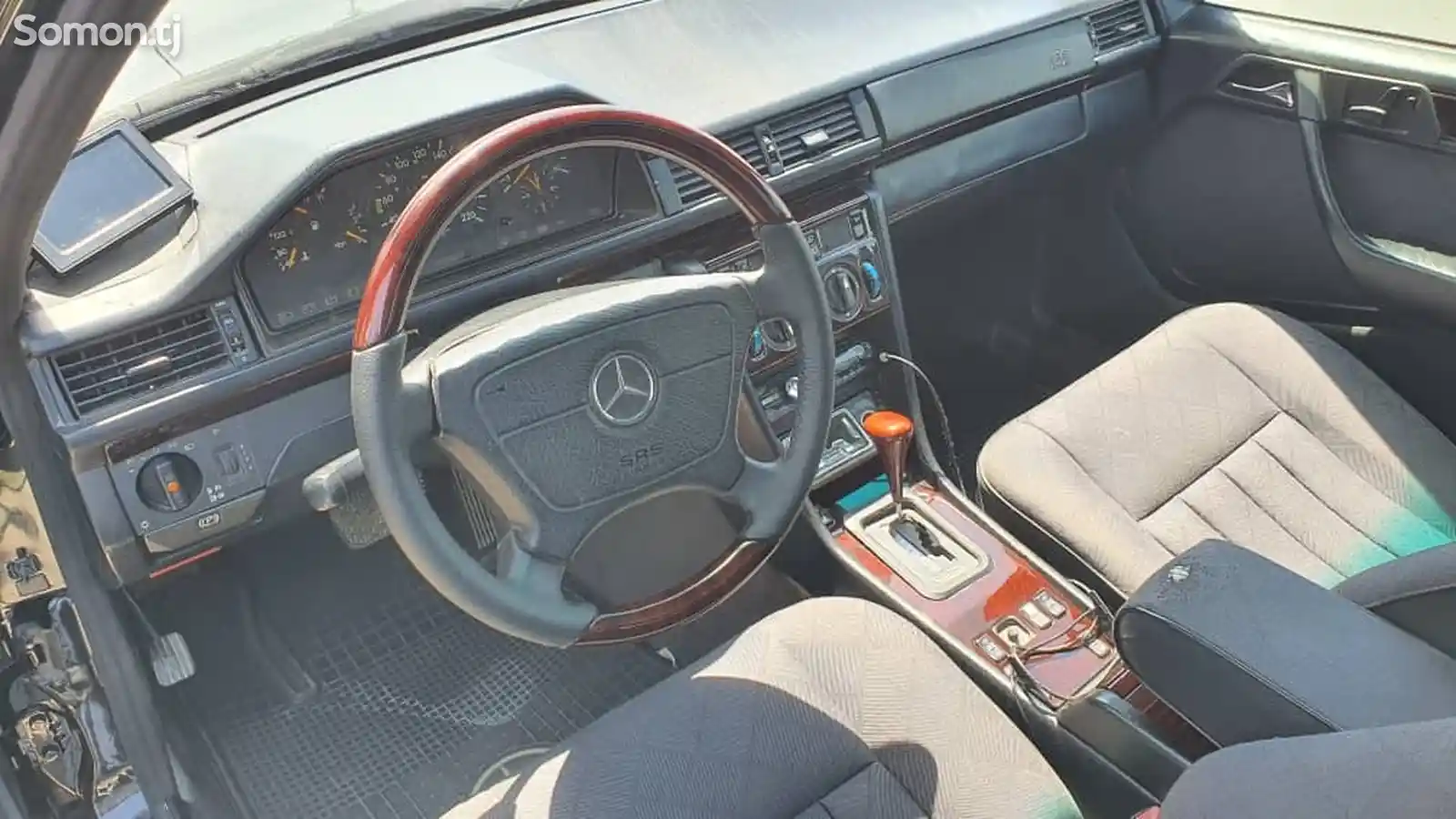 Mercedes-Benz W124, 1995-3