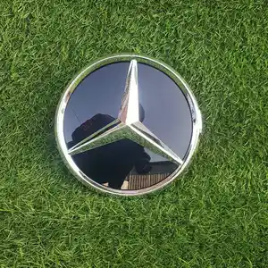 Знак облицовки от Mercedes W212 W204