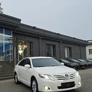 Toyota Camry, 2011