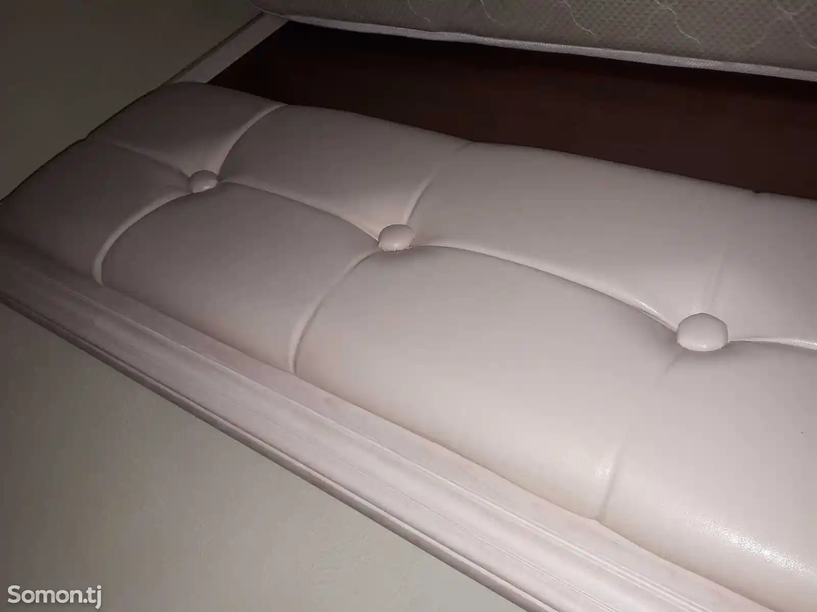 Двухспальная кровать с матрасом-4