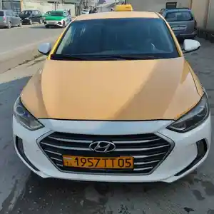 Hyundai Elantra, 2018