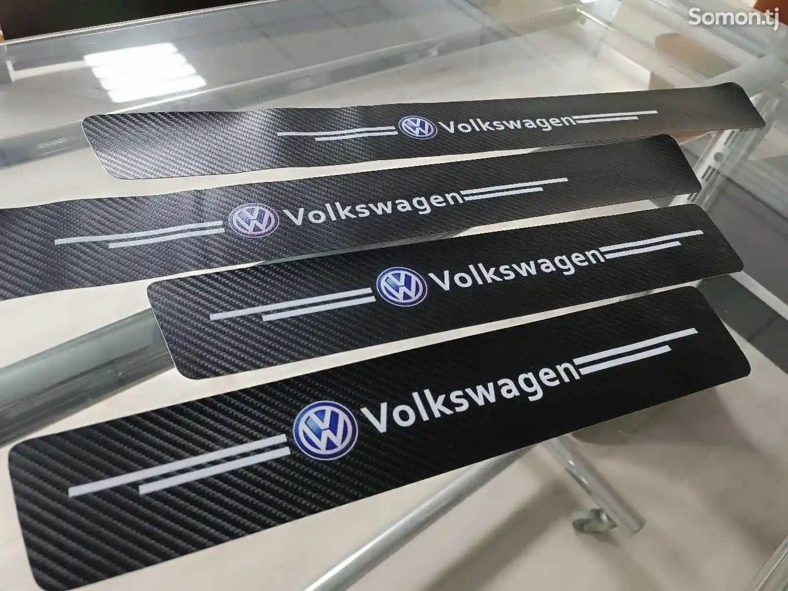 Защитные наклейки на пороги Volkswagen-1