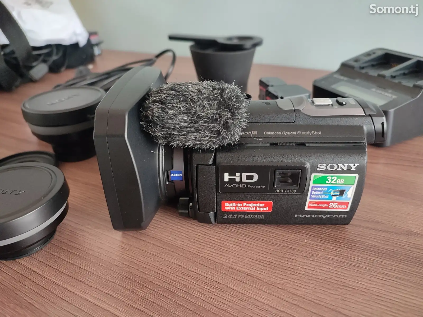 Видеокамера Sony HDR PJ 780-1