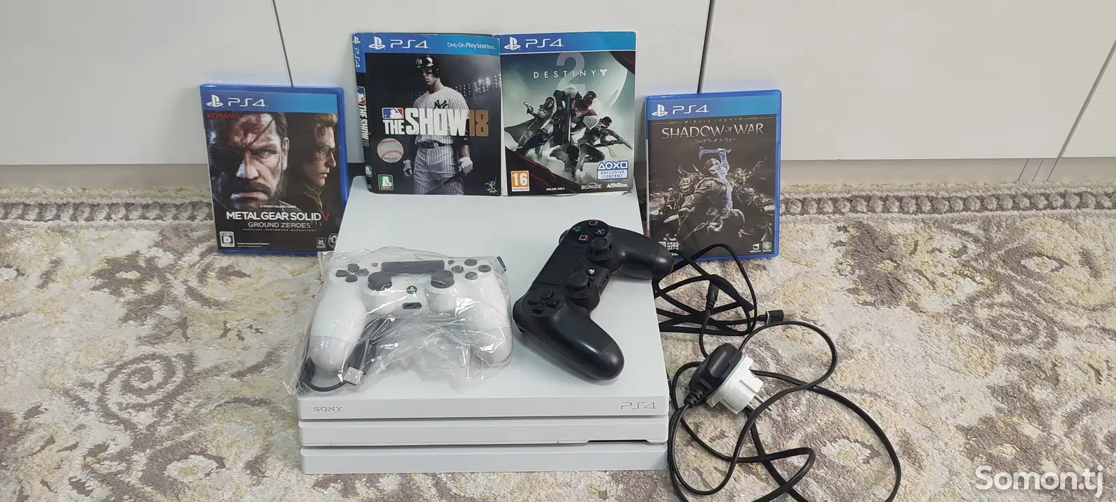 Игровая приставка Sony Playstation 4pro 1TB версия 11.02-1